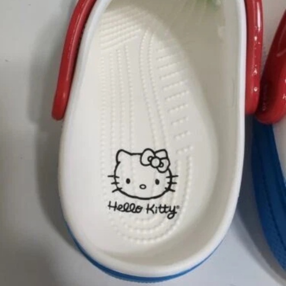 Hello Kitty CROCS!! - Picture 9 of 14
